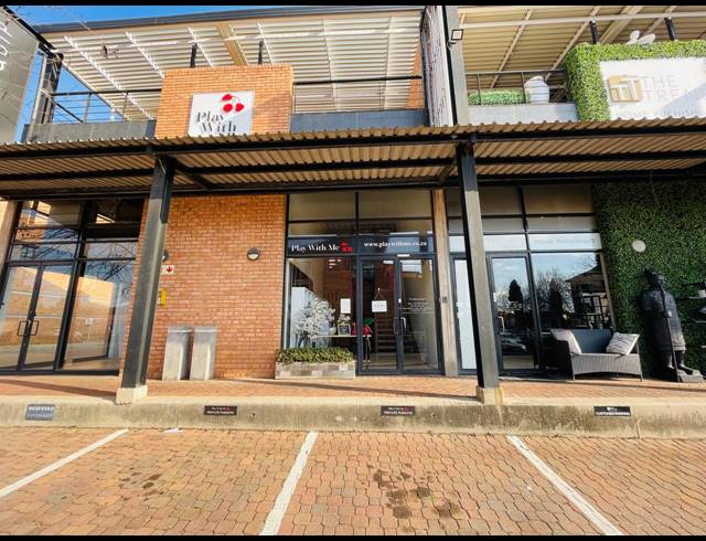 198M² RETAIL FOR SALE IN LONEHILL